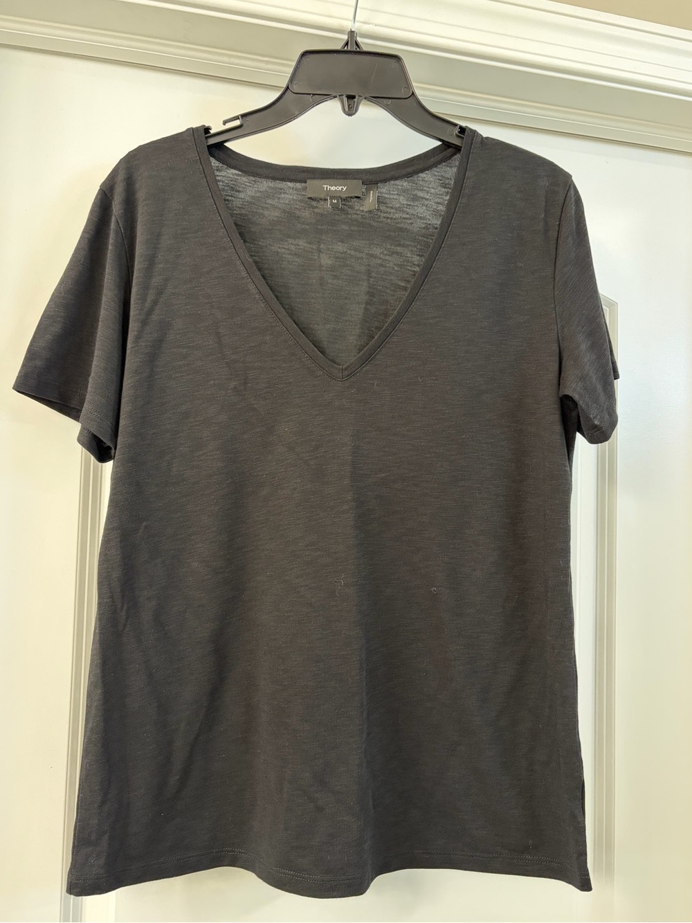 Theory Black V Neck T-Shirt EUC size Medium